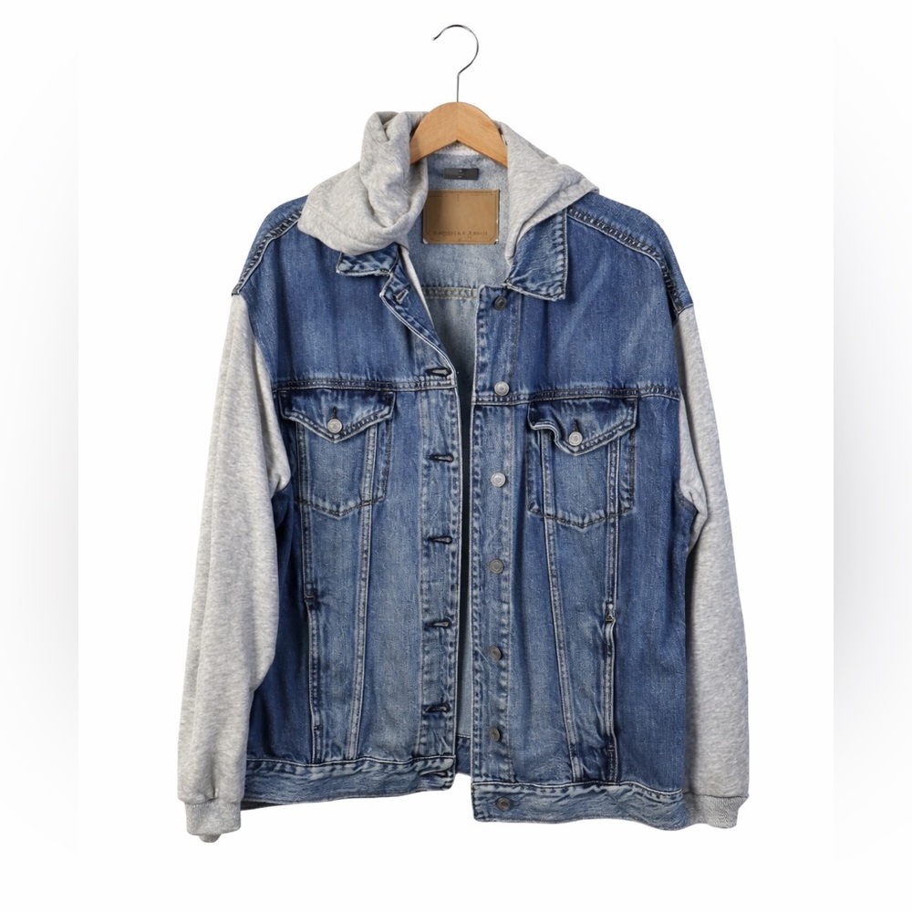 American Eagle Outfitters Blue Denim Jacket. Size Large. Great Condition